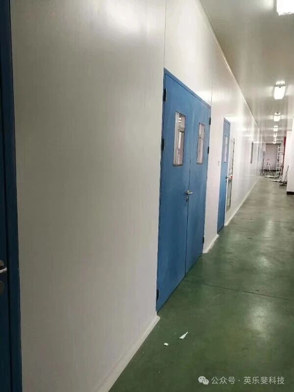 老旧洁净车间墙面改造革新 英乐斐彩钢板贴膜一站式焕新方案